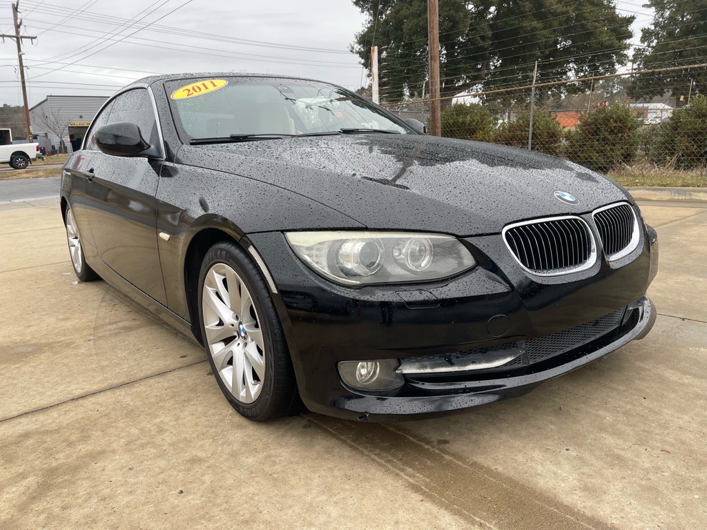 2011 BMW 3 Series Image 1
