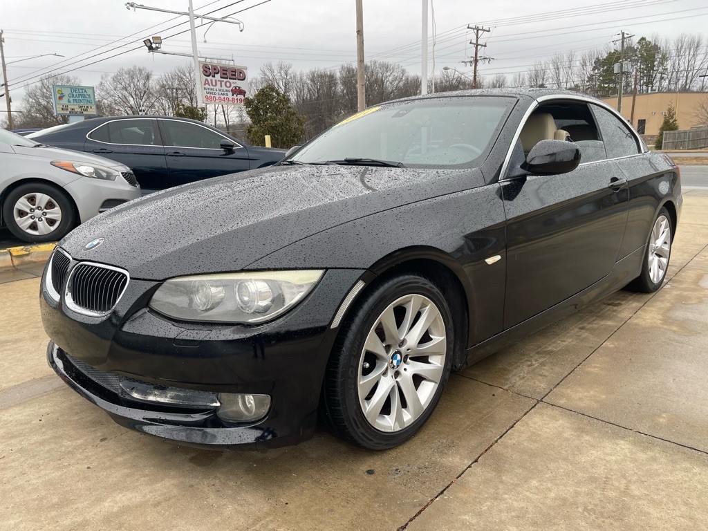 2011 BMW 3 Series Image 3