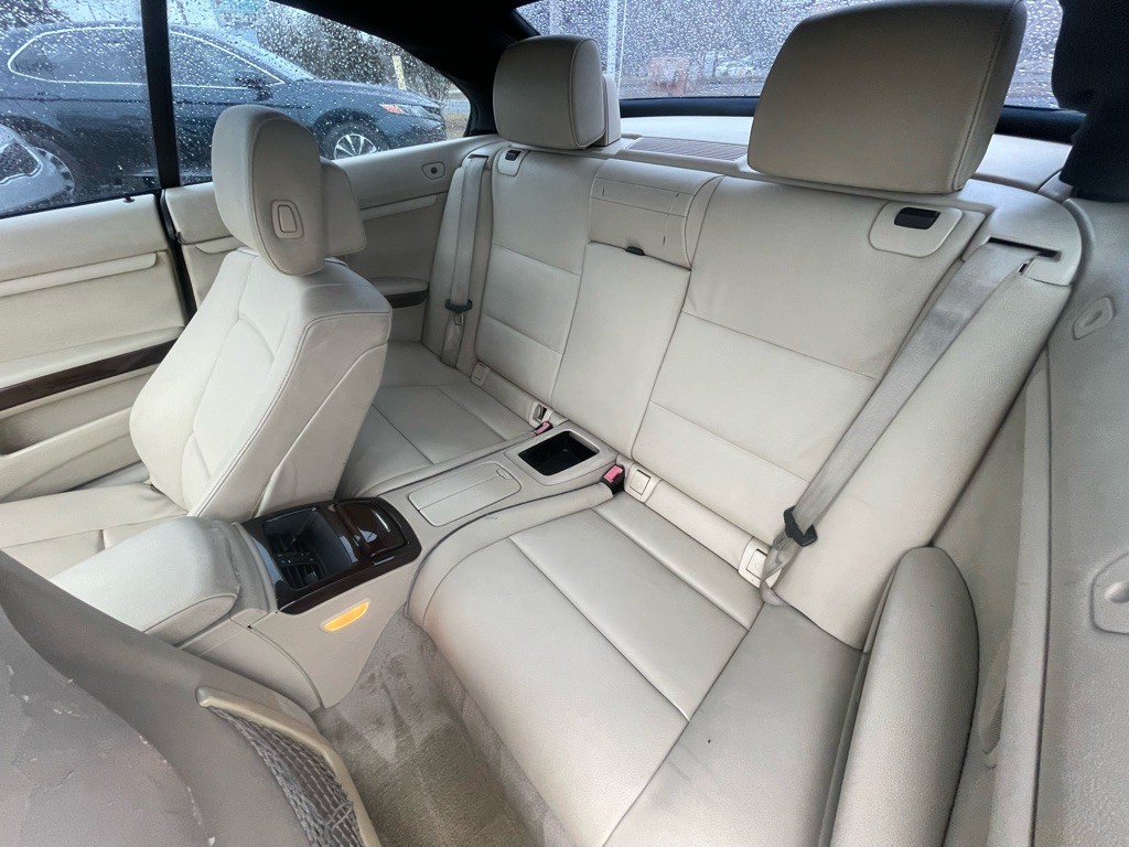 2011 BMW 3 Series Image 10