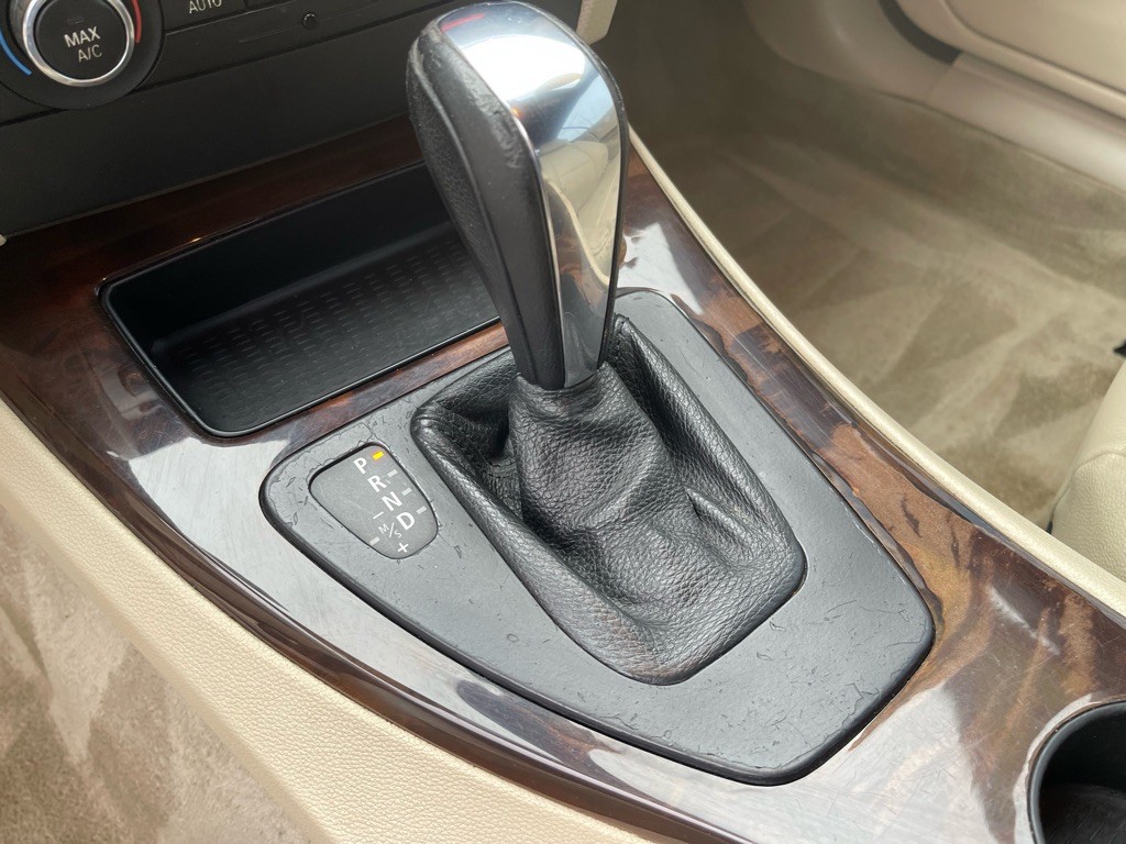 2011 BMW 3 Series Image 20