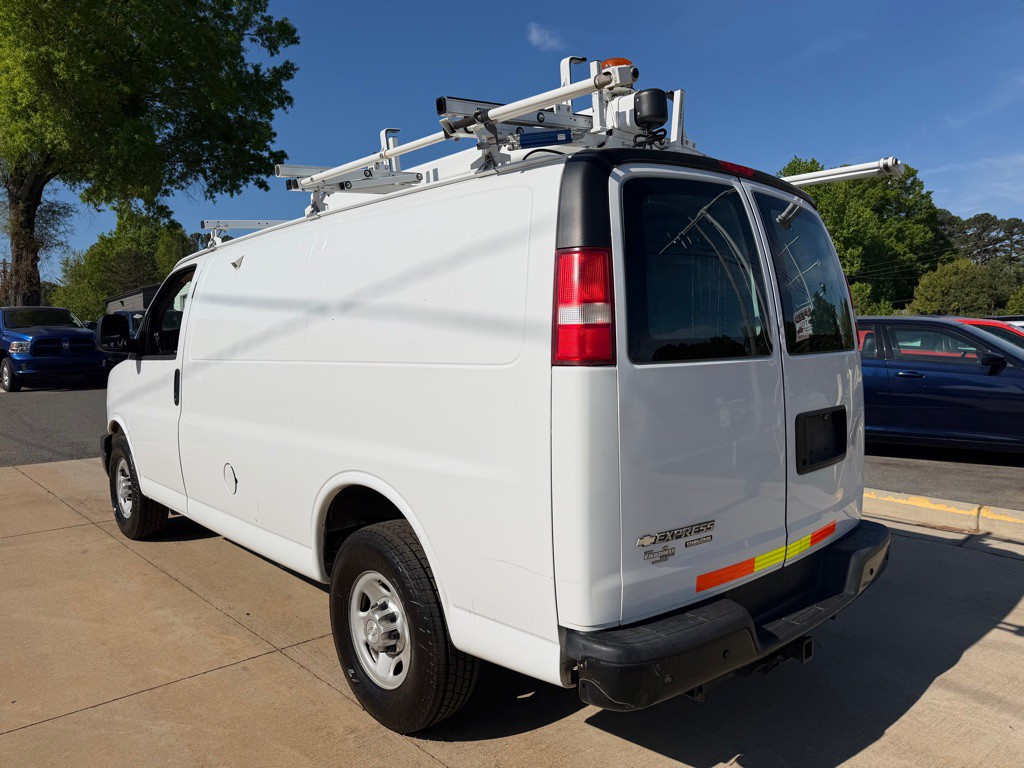 2015 Chevrolet Express Image 5
