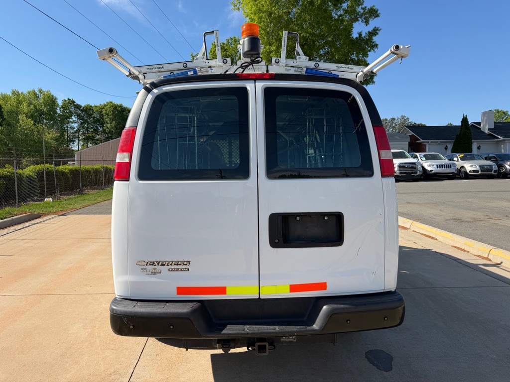 2015 Chevrolet Express Image 6