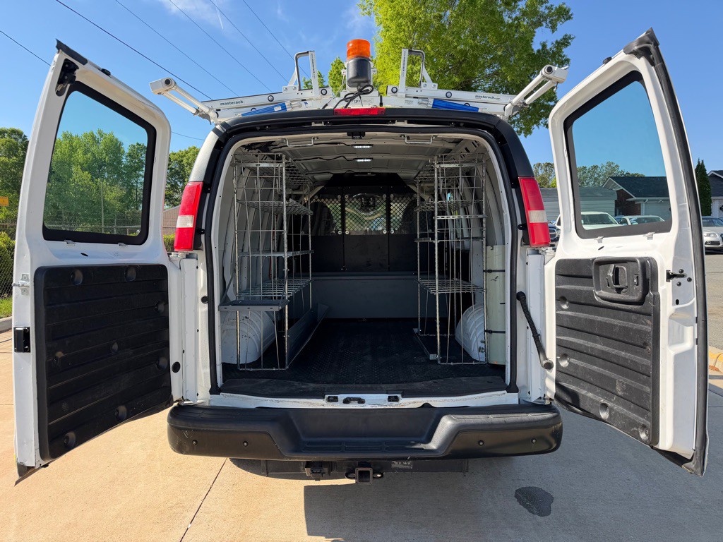 2015 Chevrolet Express Image 8