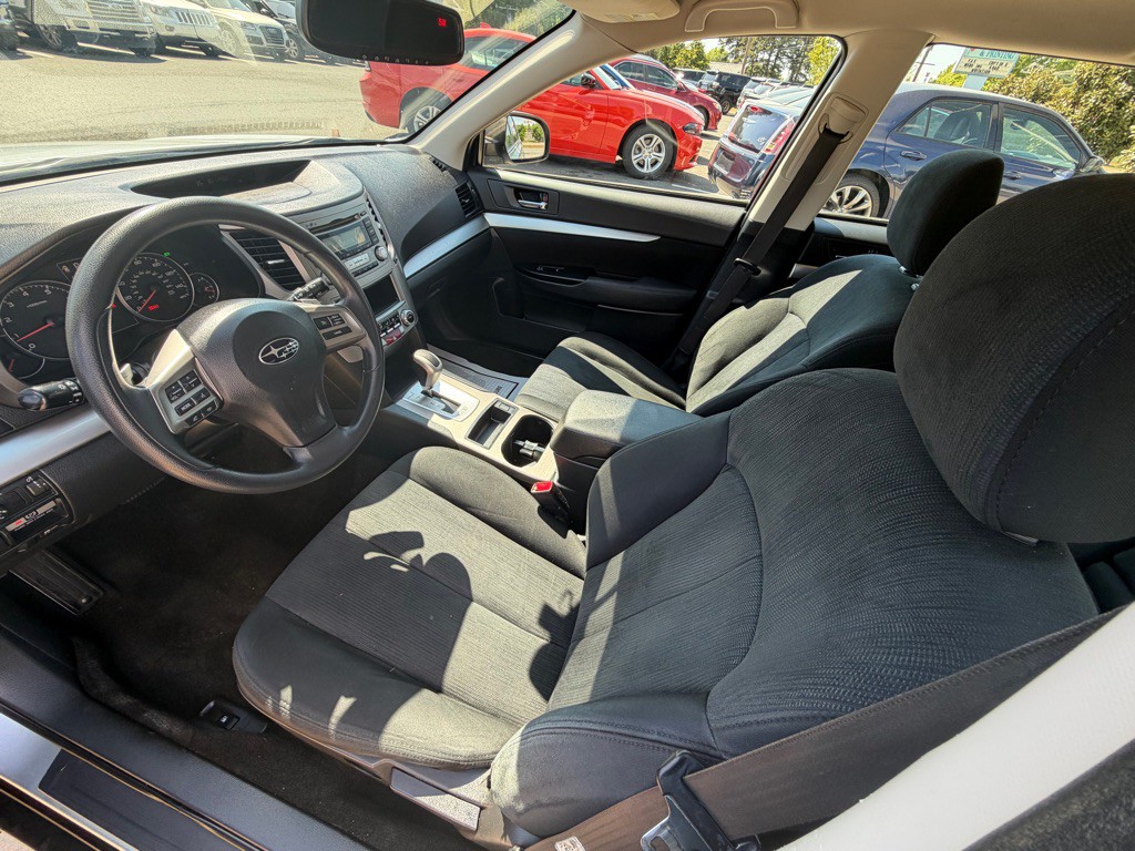 2014 Subaru Outback Image 10