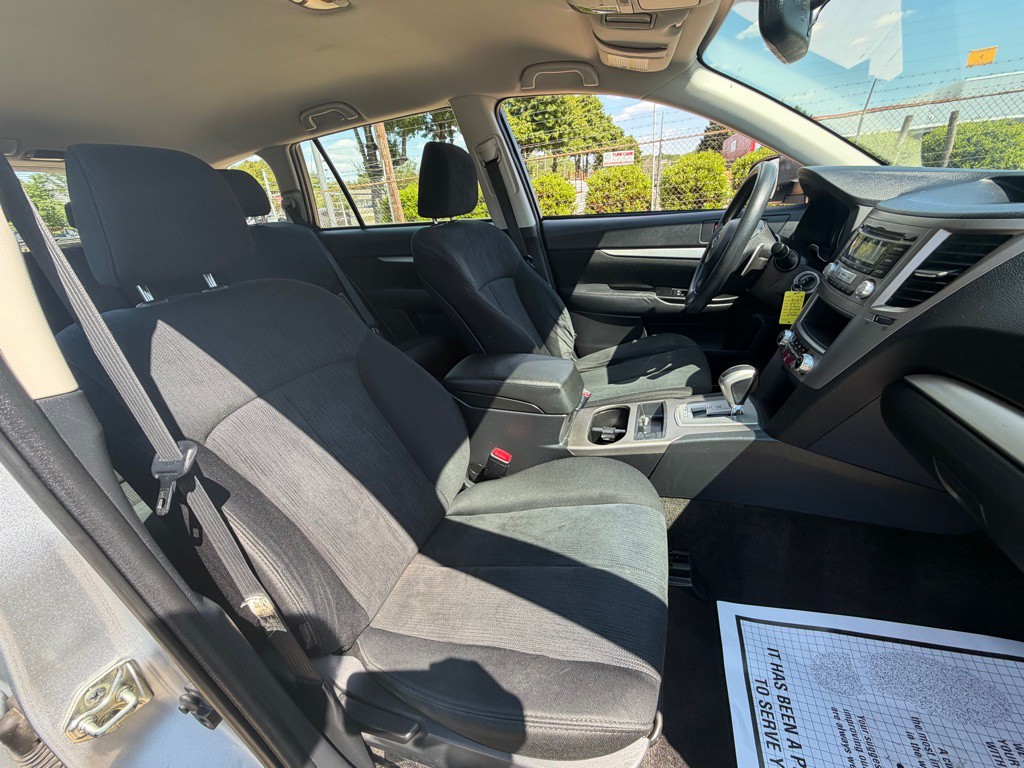 2014 Subaru Outback Image 18