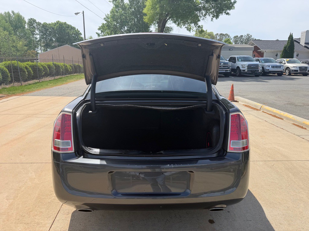 2013 Chrysler 300 Image 7