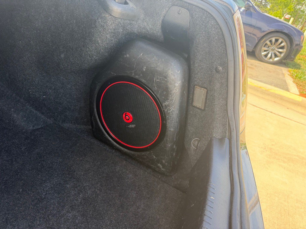 2013 Chrysler 300 Image 8