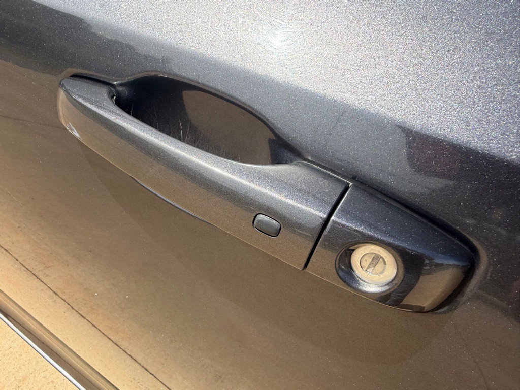 2013 Chrysler 300 Image 11