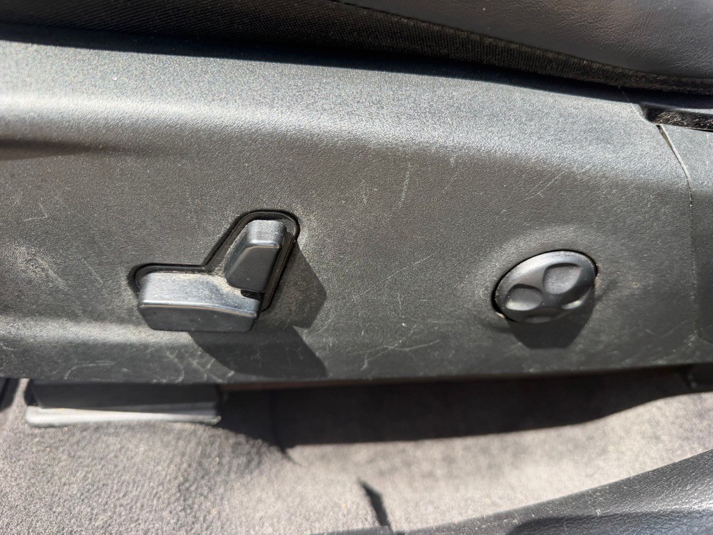 2013 Chrysler 300 Image 14