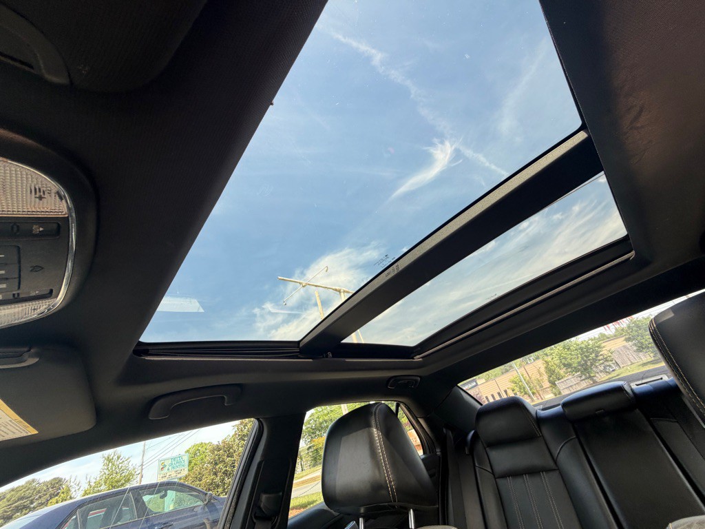 2013 Chrysler 300 Image 26