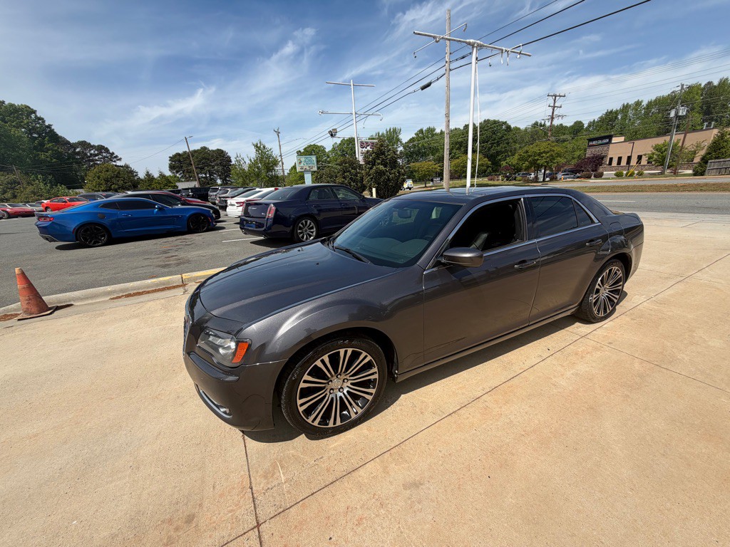 2013 Chrysler 300 Image 31