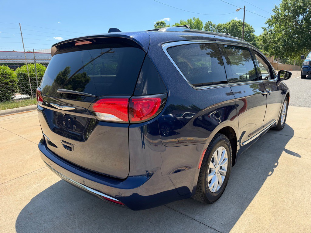 2019 Chrysler Pacifica Image 6