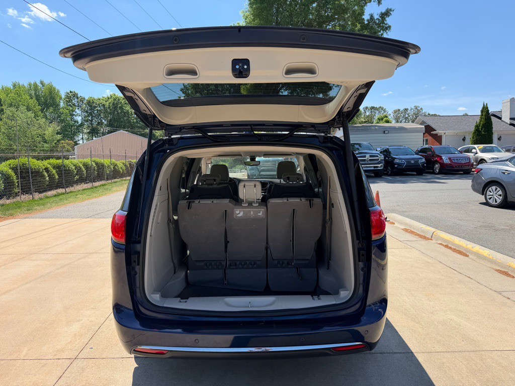 2019 Chrysler Pacifica Image 7