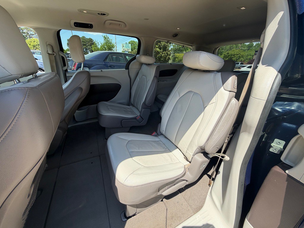 2019 Chrysler Pacifica Image 11