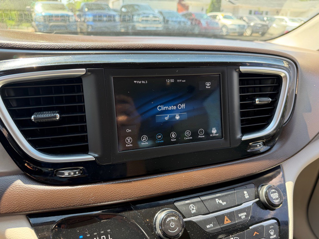 2019 Chrysler Pacifica Image 19