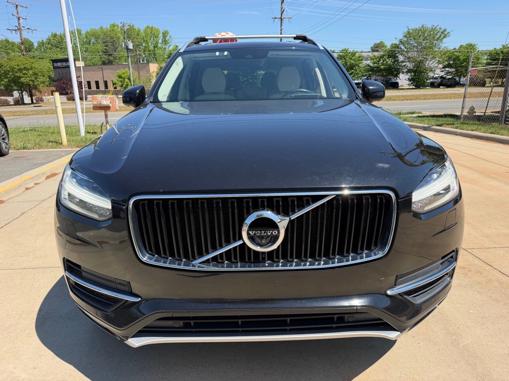 2019 Volvo XC90 Image 2