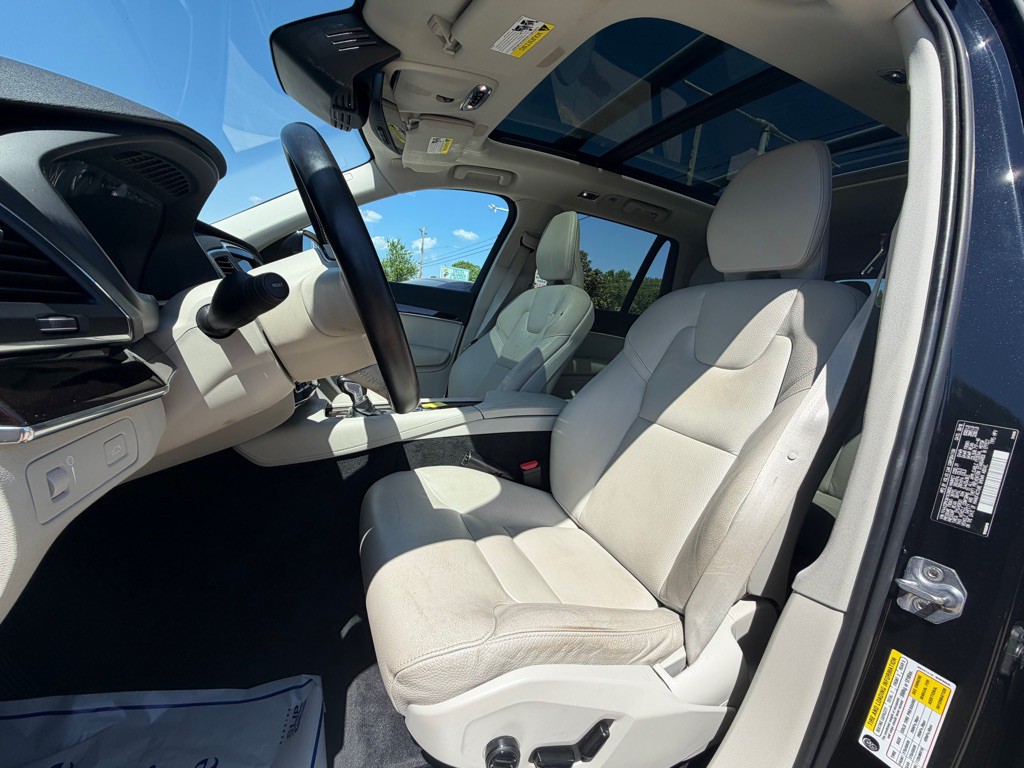 2019 Volvo XC90 Image 17