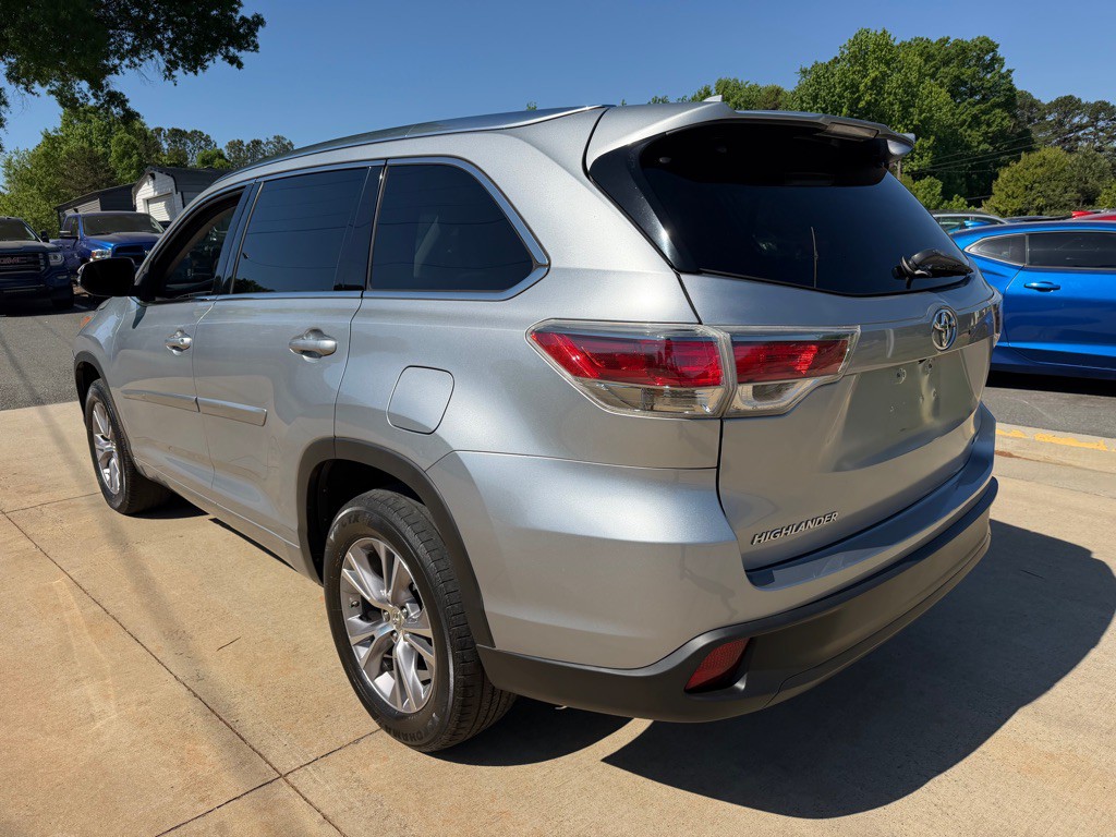 2015 Toyota Highlander Image 4