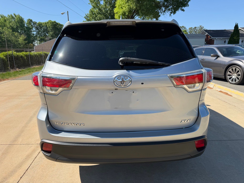 2015 Toyota Highlander Image 5
