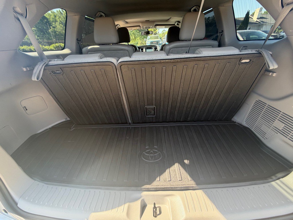 2015 Toyota Highlander Image 8