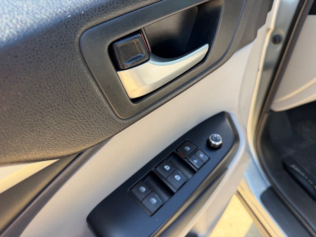 2015 Toyota Highlander Image 18