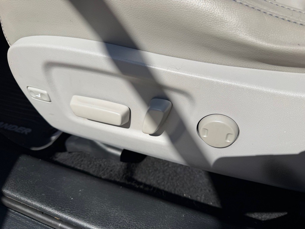 2015 Toyota Highlander Image 20