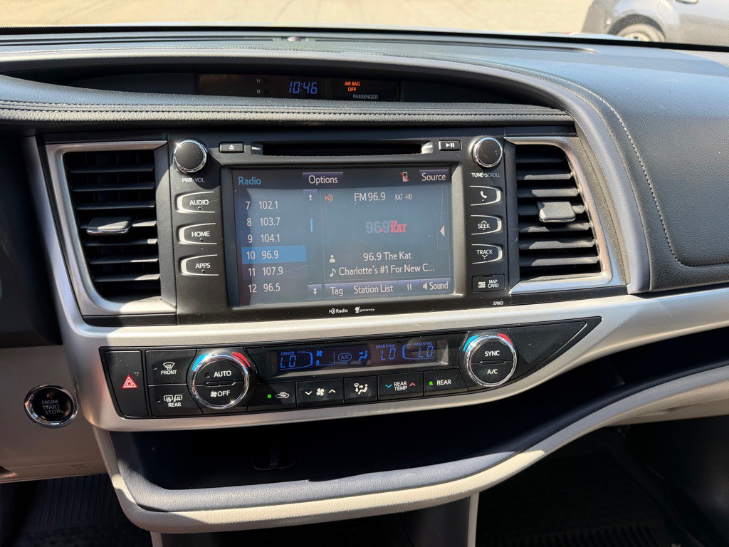 2015 Toyota Highlander Image 23