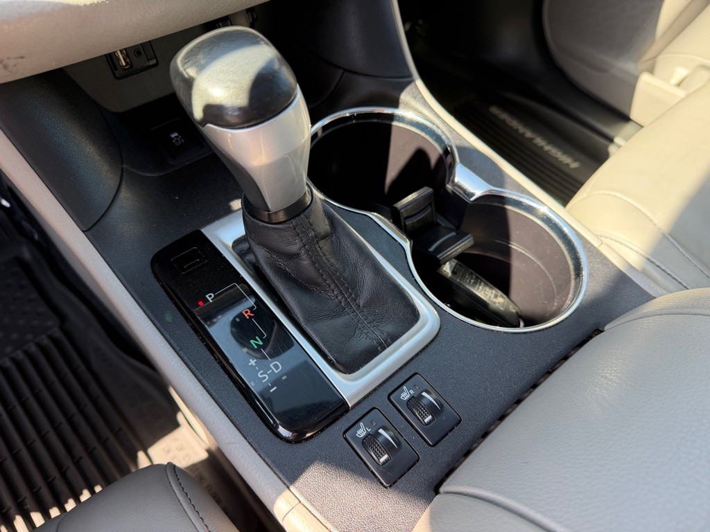 2015 Toyota Highlander Image 26