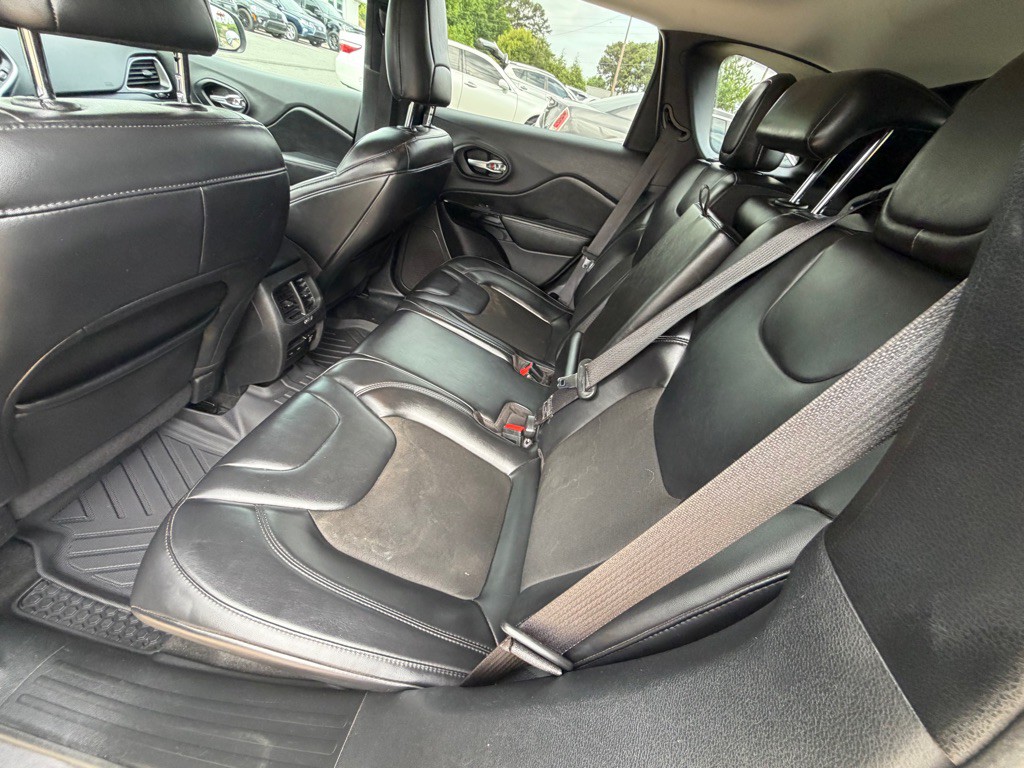 2020 Jeep Cherokee Image 12