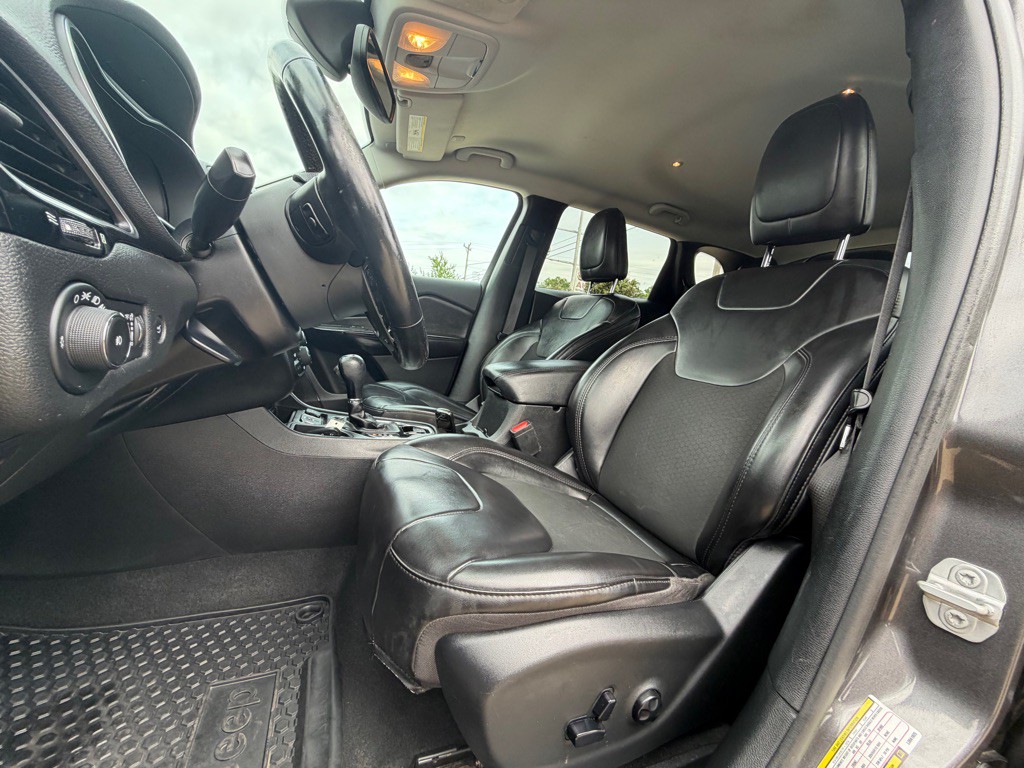 2020 Jeep Cherokee Image 19