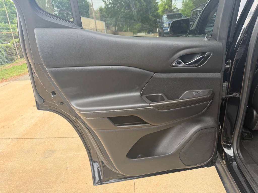 2020 GMC Acadia Image 13