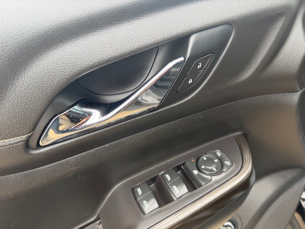 2020 GMC Acadia Image 16