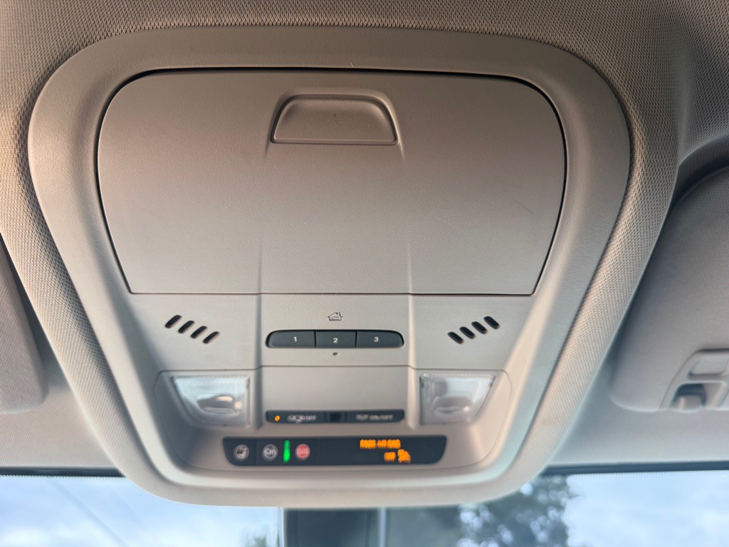 2020 GMC Acadia Image 28