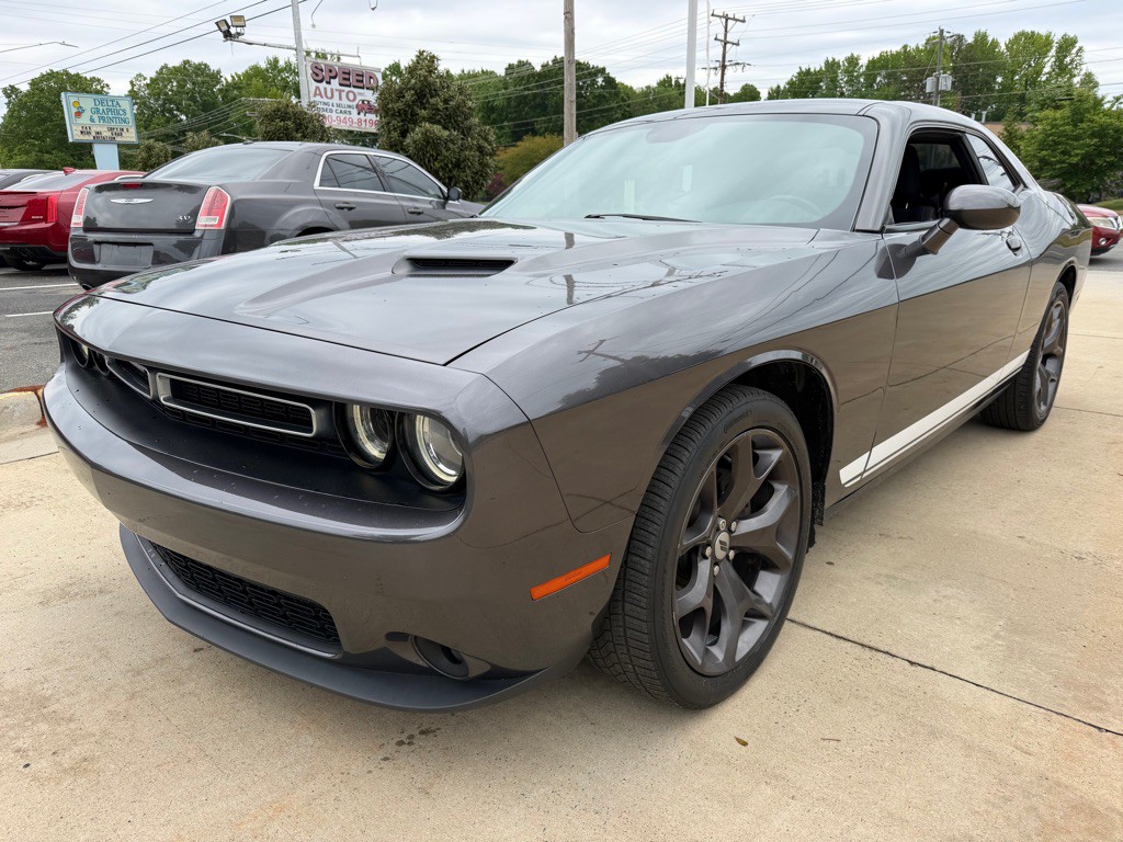 2017 Dodge Challenger Image 3