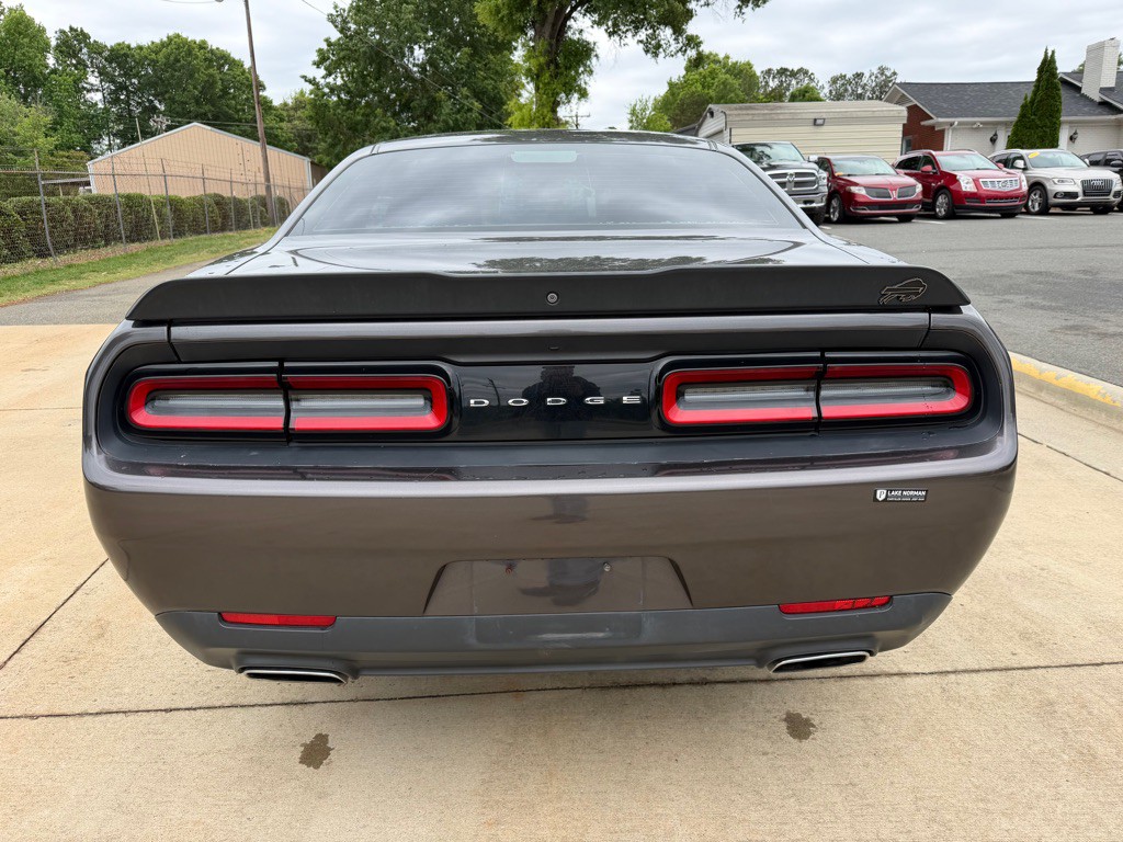 2017 Dodge Challenger Image 5