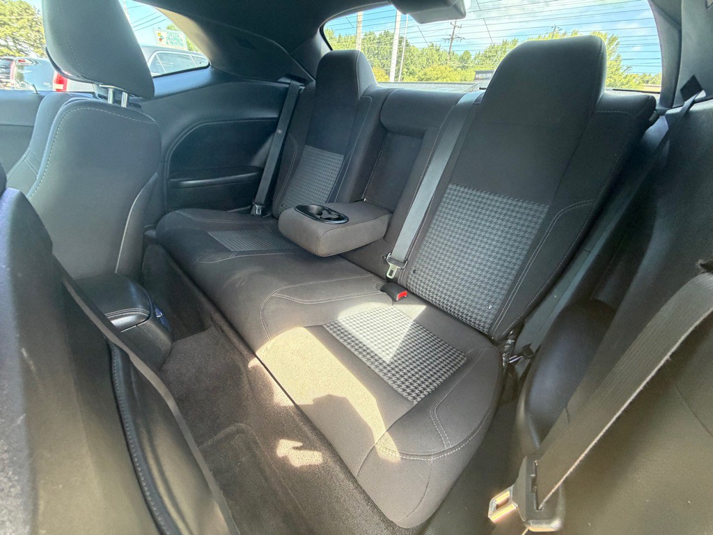 2017 Dodge Challenger Image 7