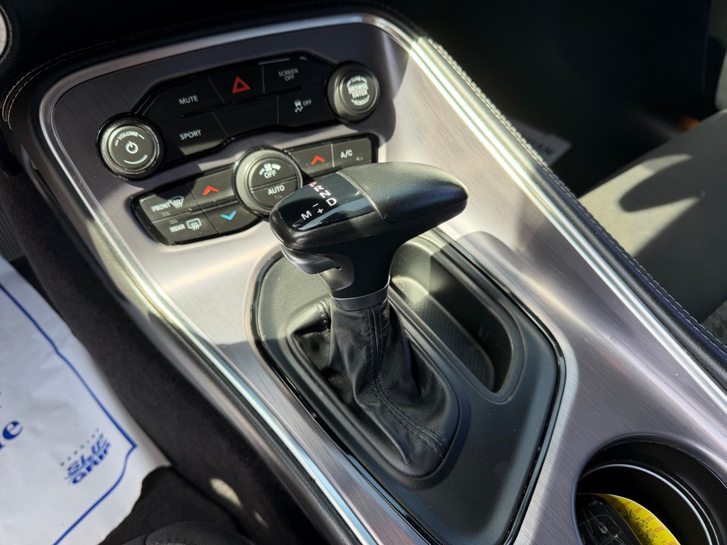 2017 Dodge Challenger Image 14