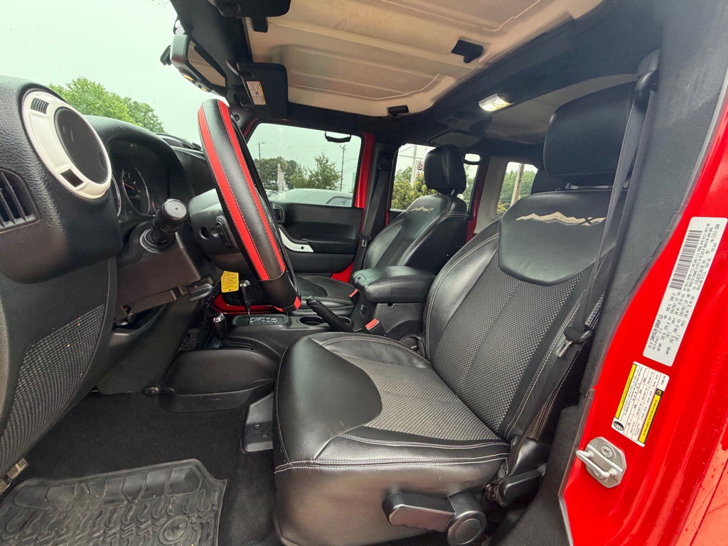 2015 Jeep Wrangler Unlimited Image 12