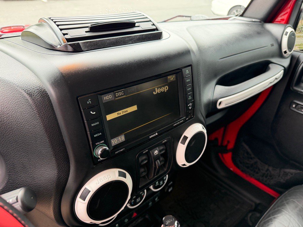 2015 Jeep Wrangler Unlimited Image 16