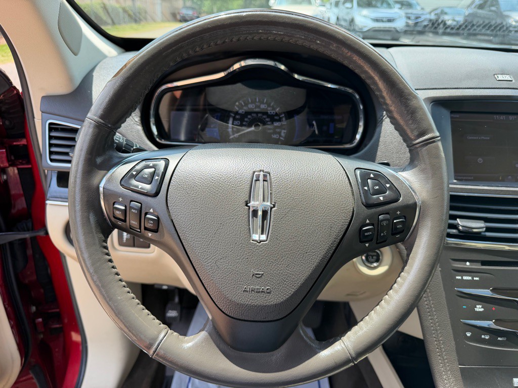 2013 Lincoln MKT Image 19