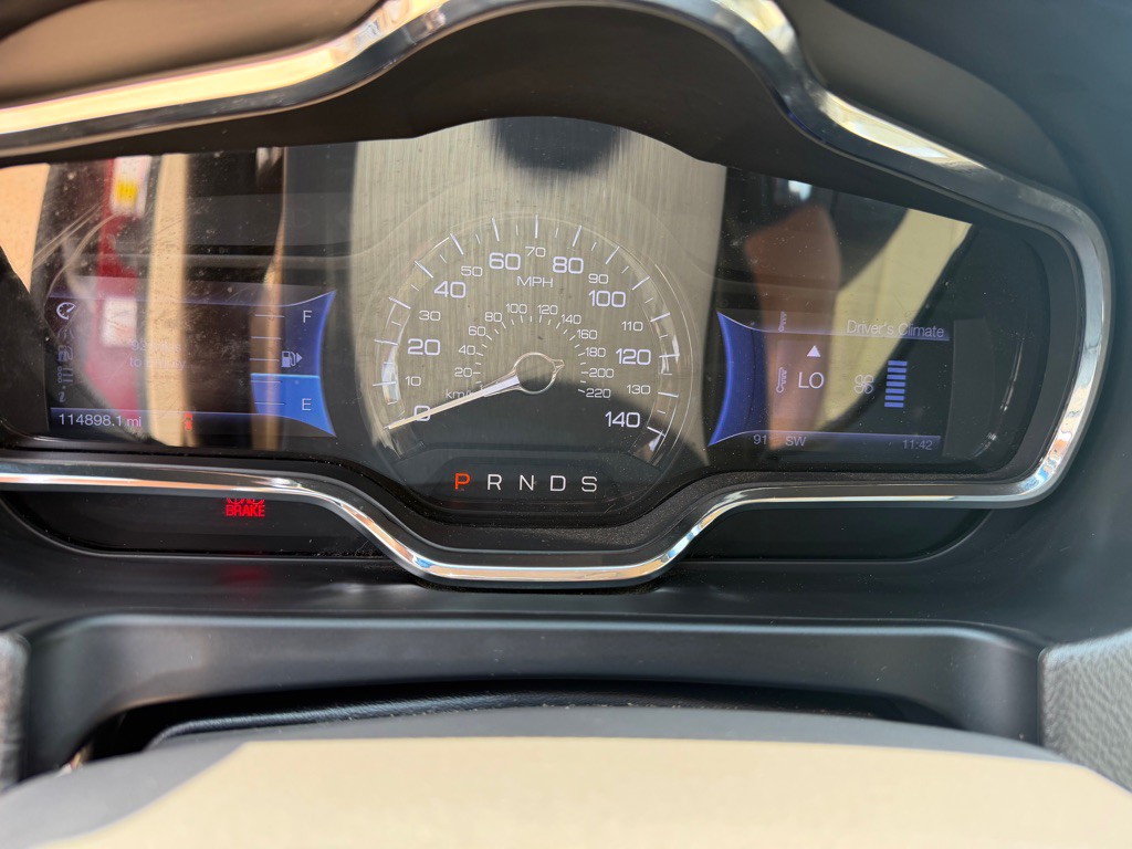 2013 Lincoln MKT Image 20