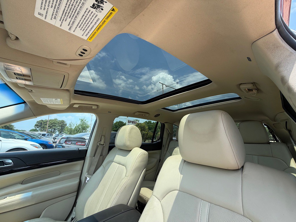 2013 Lincoln MKT Image 26