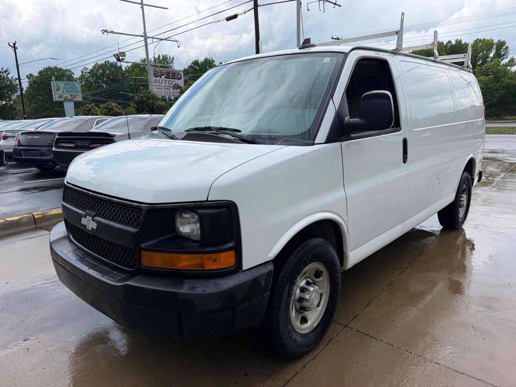 2016 Chevrolet Express Image 3