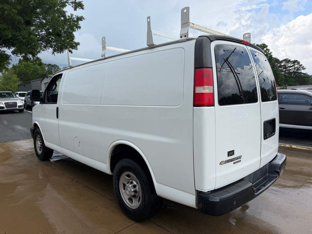 2016 Chevrolet Express Image 4
