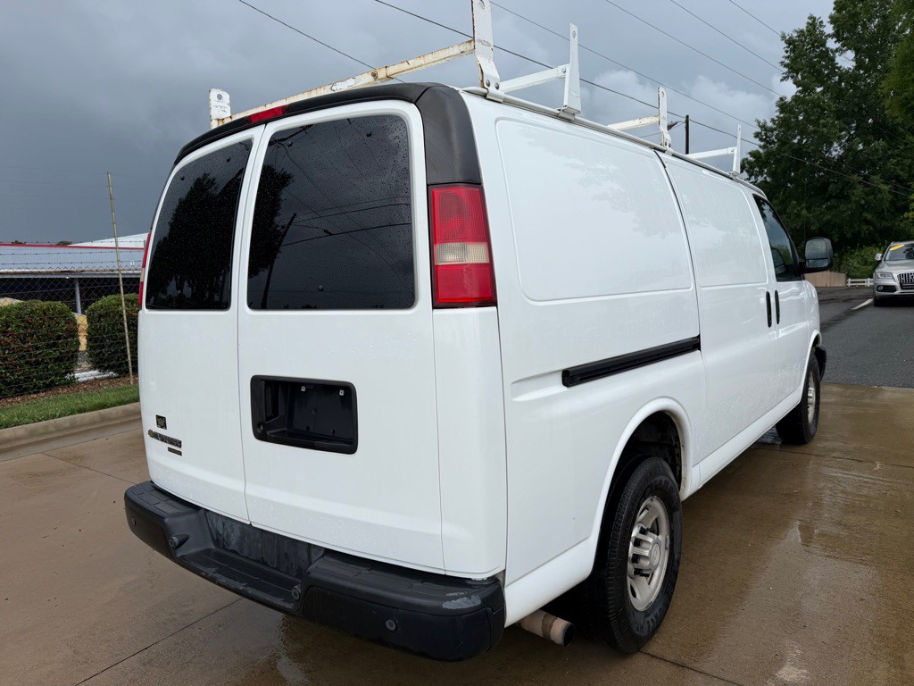 2016 Chevrolet Express Image 6