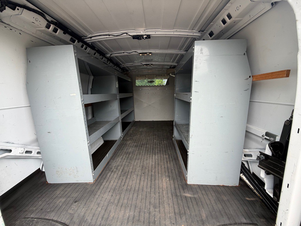 2016 Chevrolet Express Image 8