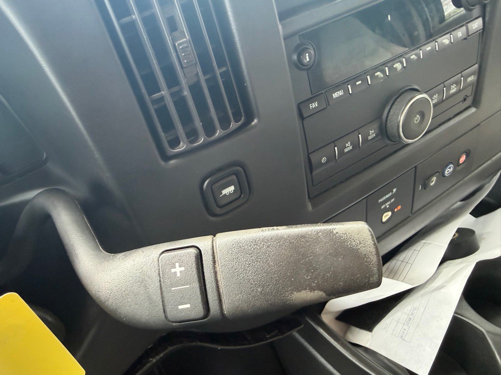 2016 Chevrolet Express Image 17