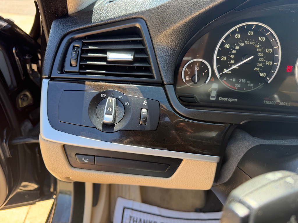 2014 BMW 5 Series Image 9