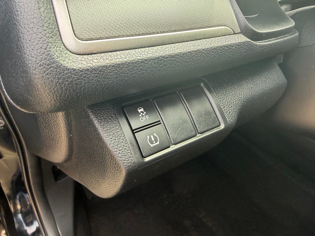 2017 Honda Civic Image 15