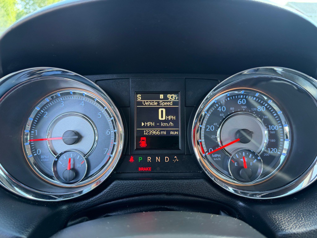 2015 Chrysler Town & Country Image 23